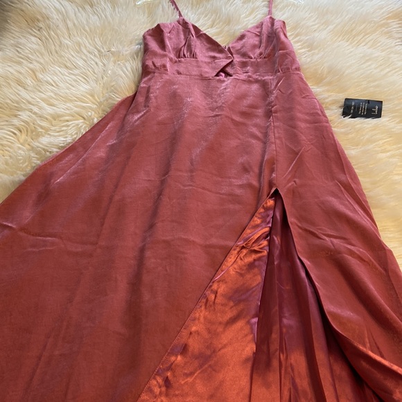 Lulus Dress length 57” bust 30” brand new with tag it is maxi dress and beautifu - Picture 11 of 17